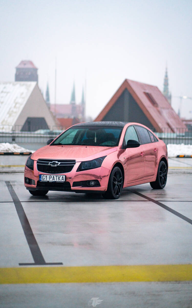 Chevrolet Aveo – zmiana koloru na Chrom Rose Gold