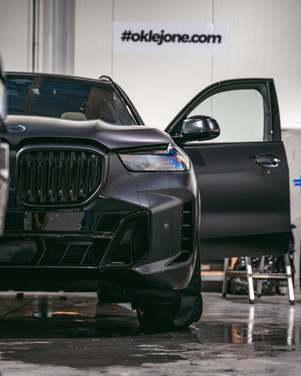 BMW x5 – zabezpieczenie całej karoserii matową folią ochronną PPF Avery Dennison SPFx3